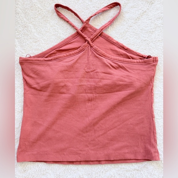 Old Navy Ribbed Tank w/built in bra - Picture 2 of 5